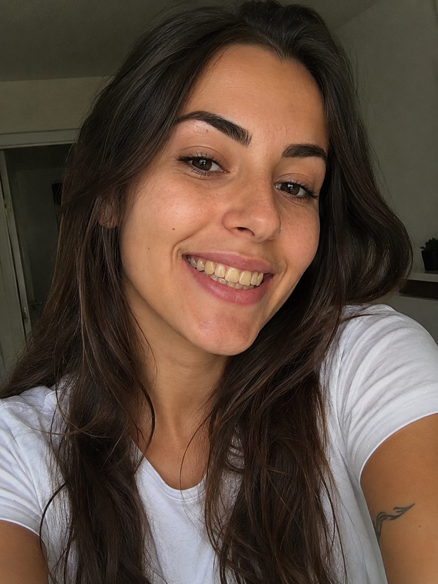 Gabriela G., Prieš